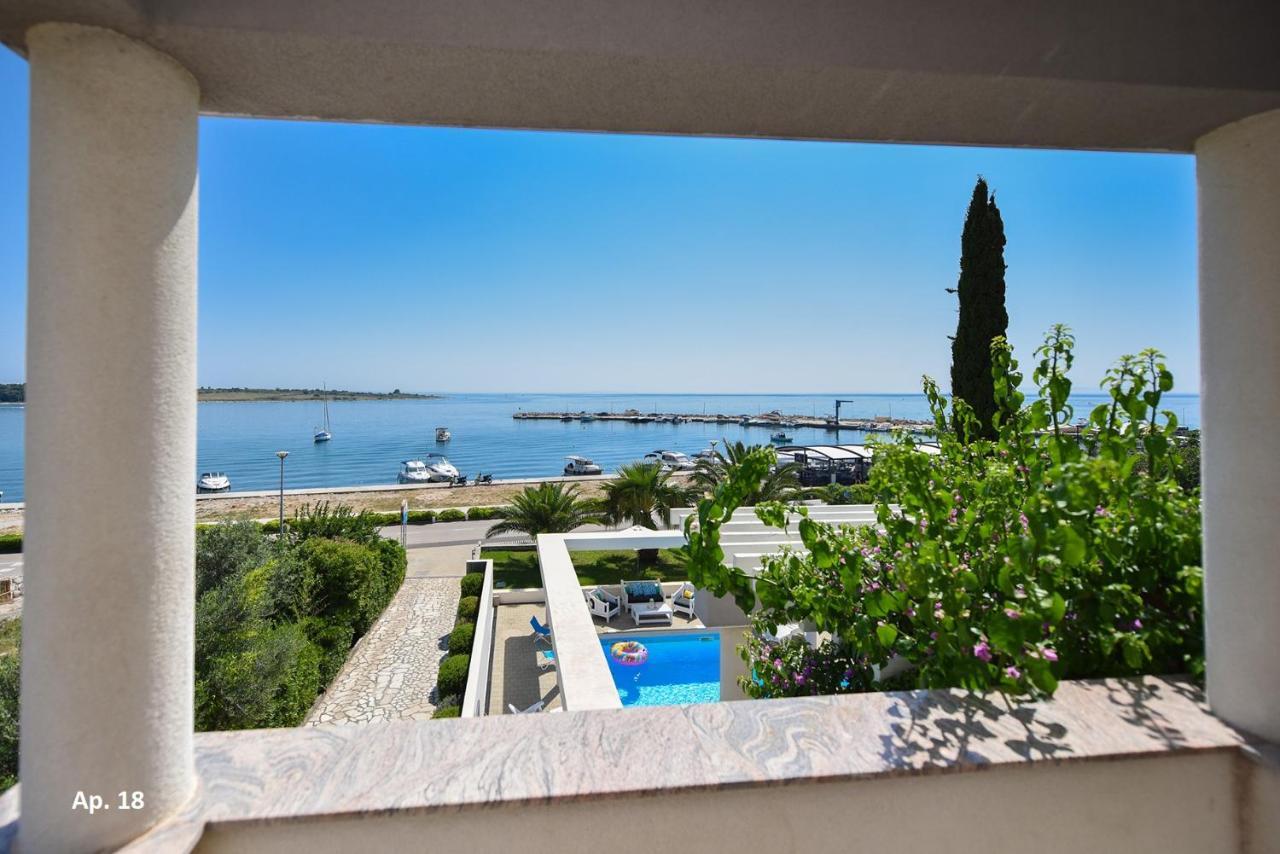 Apartments Bella Sky Новалья Экстерьер фото