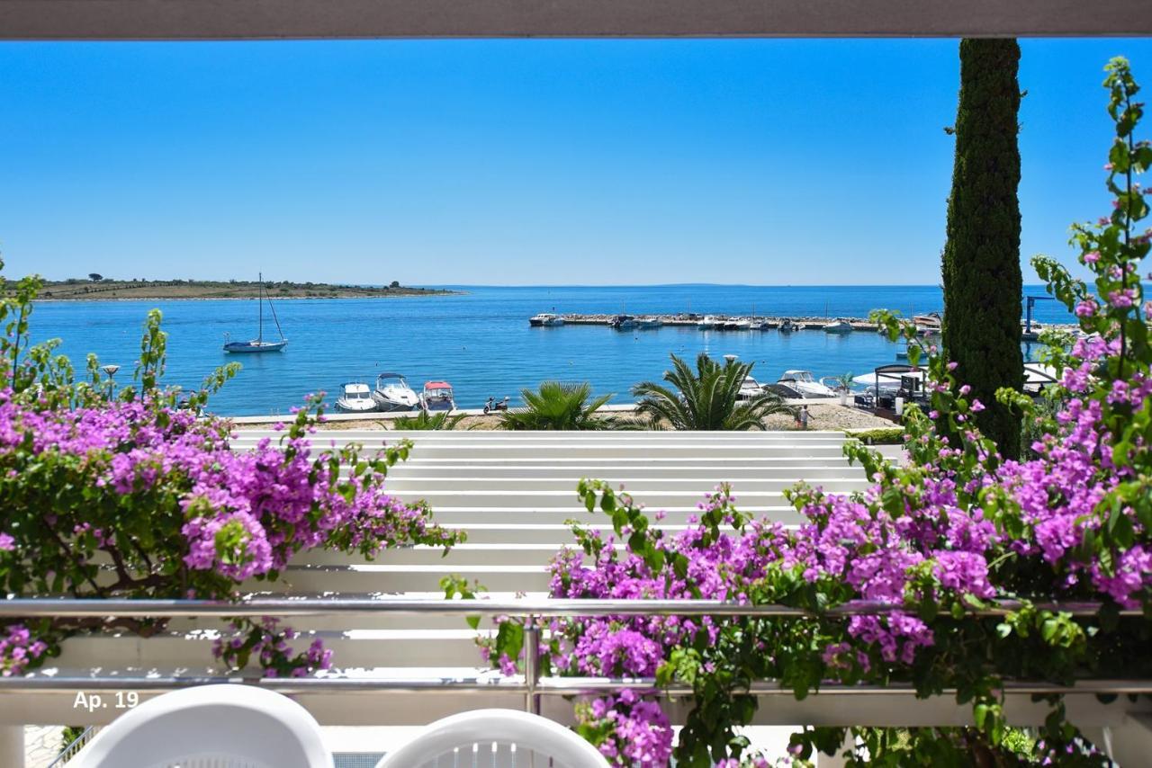 Apartments Bella Sky Новалья Экстерьер фото